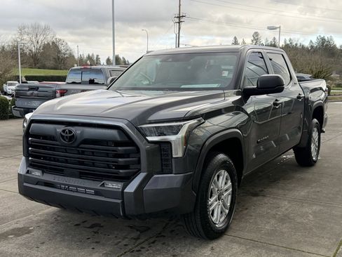 Used 2025 Toyota Tundra SR5 image 4