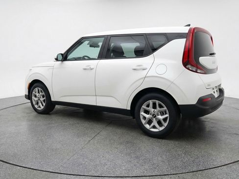 Used 2025 Kia Soul LX w/ LX Technology Package FWD image 6