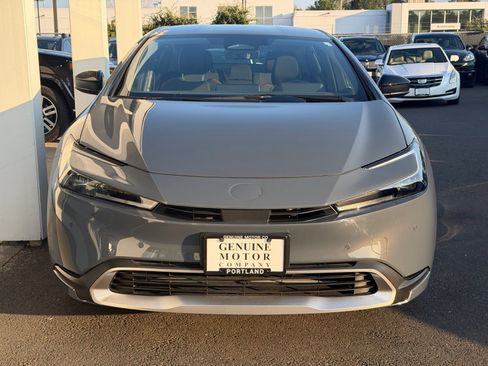 Used 2024 Toyota Prius Prime FWD image 2
