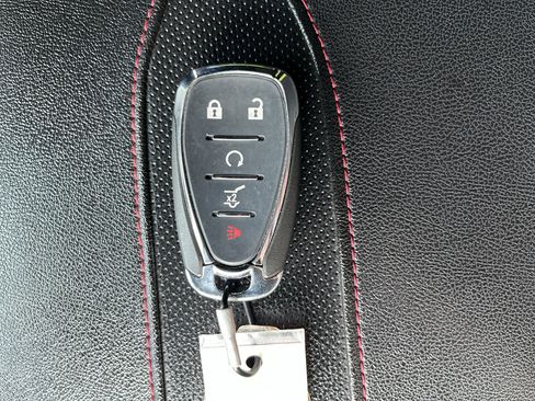 Used 2022 Chevrolet Traverse RS AWD/4WD image 32