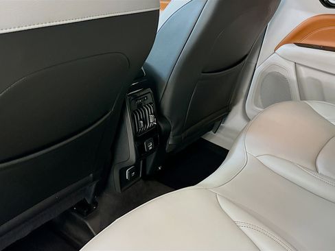 Used 2022 Jeep Compass Limited image 27