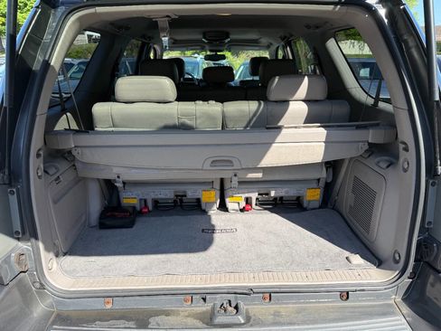Used 2005 Toyota Sequoia SR5 AWD/4WD image 33