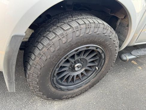 Used 2012 Nissan Frontier PRO-4X w/ Pro-4x Luxury Pkg image 5