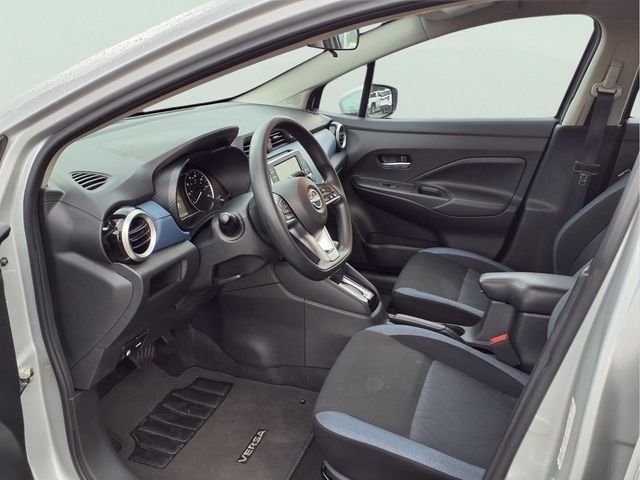 Used 2025 Nissan Versa SV FWD image 18