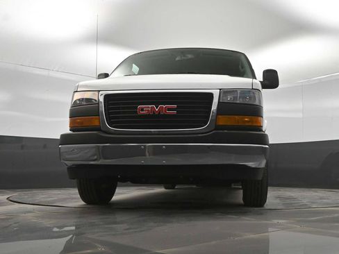New 2026 GMC Savana 3500 Extended RWD image 29
