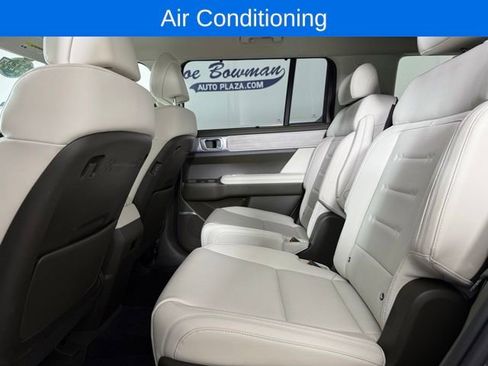 Used 2024 Hyundai Santa Fe Calligraphy image 18