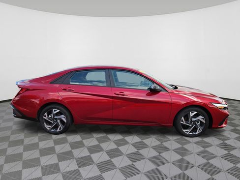 Certified 2025 Hyundai Elantra Sport FWD image 6