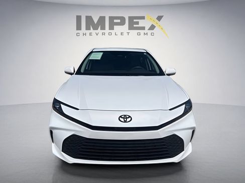 Used 2025 Toyota Camry LE w/ Convenience Package FWD image 8