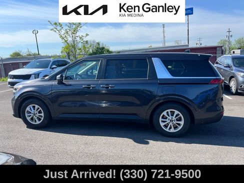 Used 2024 Kia Carnival LX FWD image 8