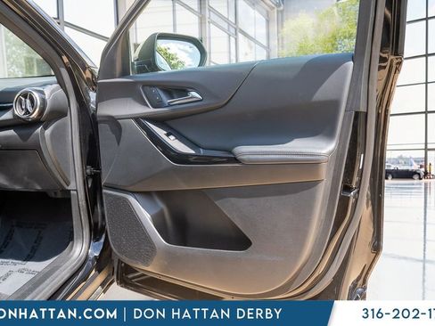 Used 2025 Chevrolet Equinox LT FWD image 23