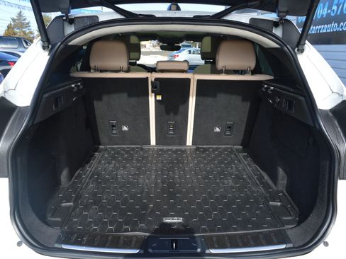 Used 2020 Jaguar F-PACE Premium image 9