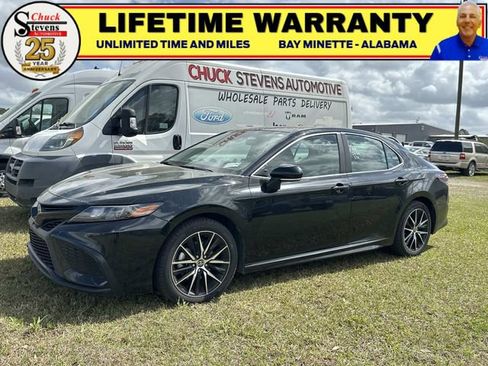 Used 2024 Toyota Camry SE image 1