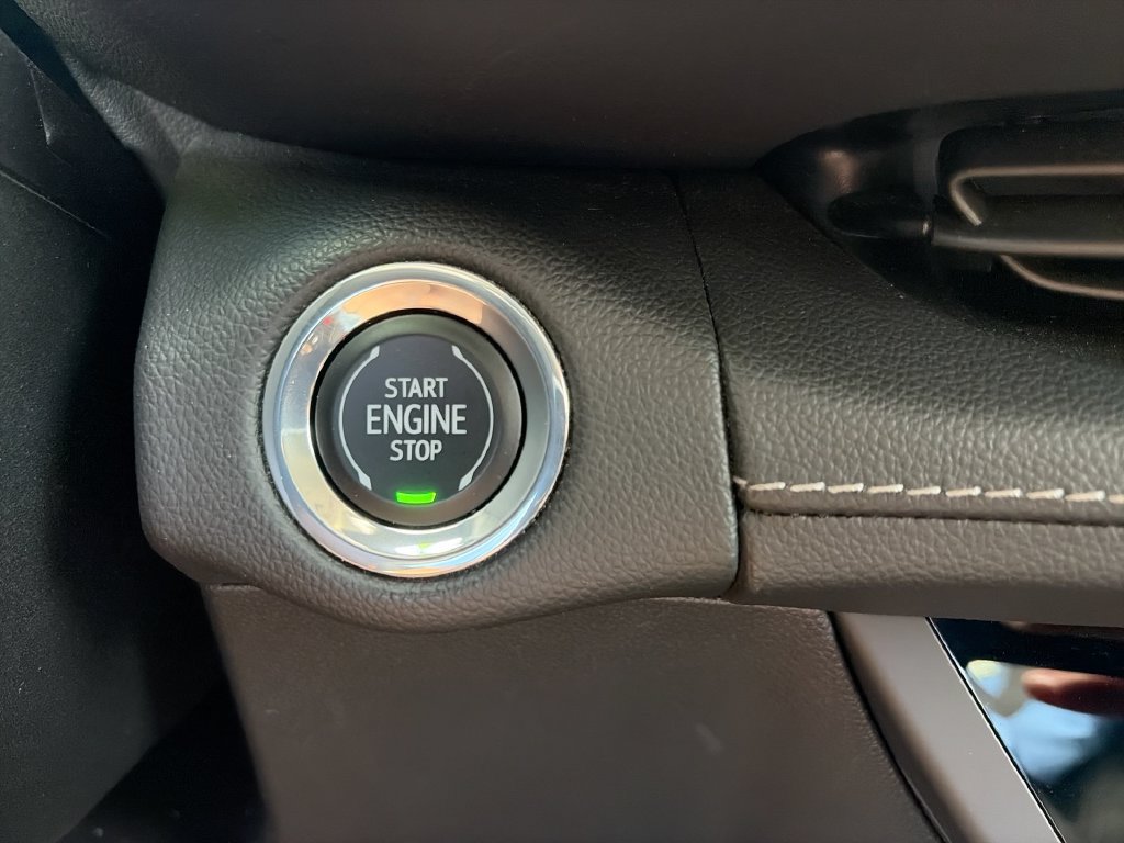 Used 2023 Buick Envision Essence AWD/4WD image 24