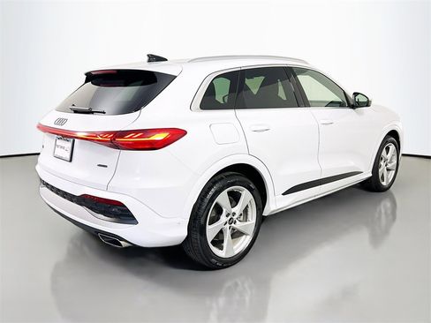 New 2025 Audi Q5 Prestige image 7