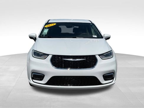 Used 2023 Chrysler Pacifica Touring-L FWD image 27