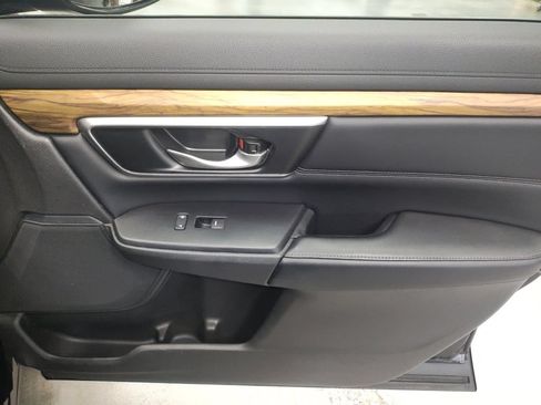 Used 2018 Honda CR-V Touring image 8