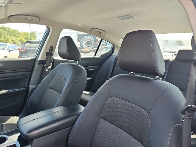Used 2024 Nissan Altima 2.5 SV FWD image 10