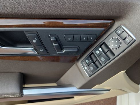 Used 2015 Mercedes-Benz GLK 350 4MATIC image 26