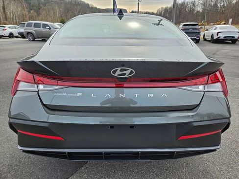 Used 2024 Hyundai Elantra SEL w/ Convenience Package FWD image 6