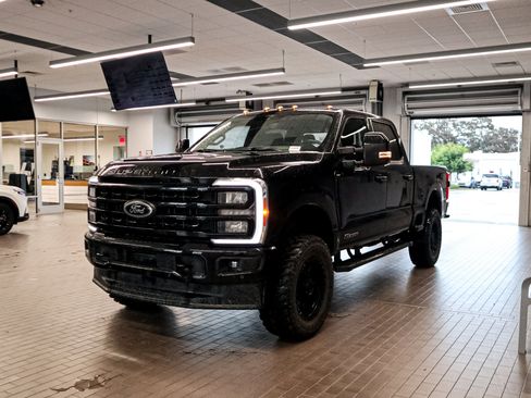 Used 2024 Ford F250 Lariat w/ Lariat Ultimate Package AWD/4WD image 5
