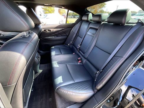 Used 2018 INFINITI Q50 Red Sport 400 w/ Sensory Package (Sport) image 18