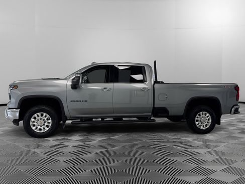Used 2025 Chevrolet Silverado 2500 LTZ w/ LTZ Convenience Package AWD/4WD image 5