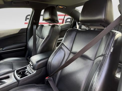 Used 2022 Dodge Charger SXT w/ Leather Interior Group RWD image 11