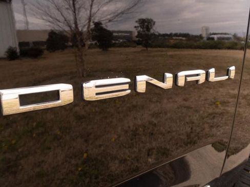 Used 2025 GMC Yukon Denali image 45