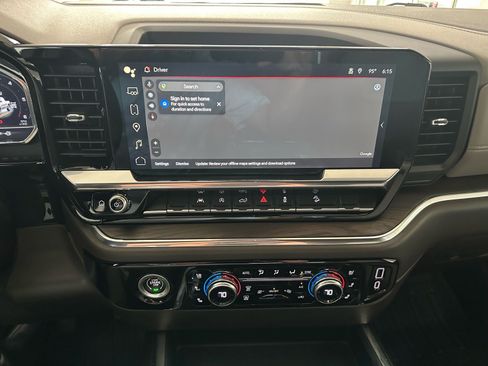 Used 2023 GMC Sierra 1500 SLT w/ SLT Premium Package AWD/4WD image 34