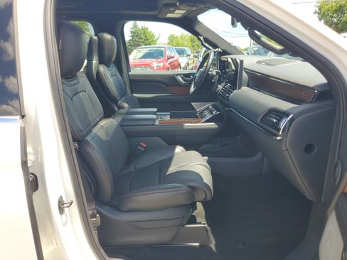 Used 2022 Lincoln Navigator Black Label AWD/4WD image 9