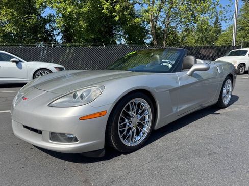Used 2005 Chevrolet Corvette Convertible w/ Preferred Equipment Group RWD image 1