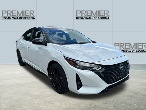 New 2025 Nissan Sentra SR w/ Midnight Edition image 3