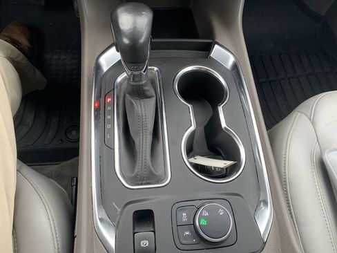 Certified 2021 Chevrolet Traverse LT image 15