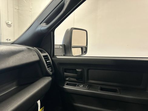 Used 2024 RAM 2500 Tradesman w/ Chrome Appearance Group AWD/4WD image 25