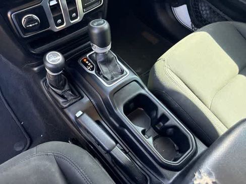 Used 2020 Jeep Wrangler Sport AWD/4WD image 18