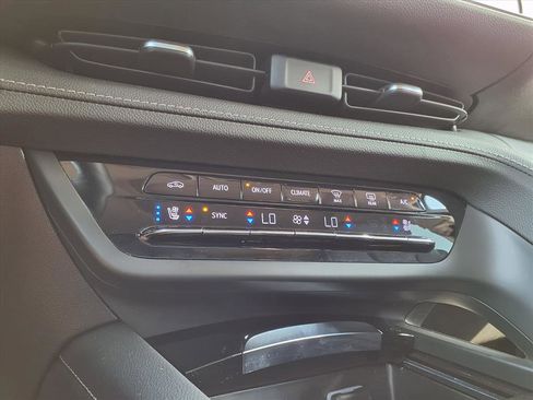 Used 2023 Buick Envision Avenir image 8