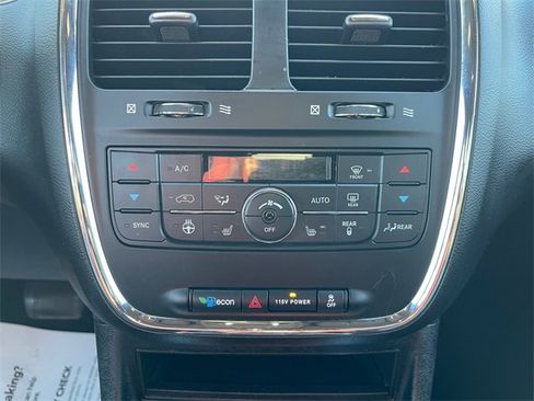 Used 2018 Dodge Grand Caravan GT image 23