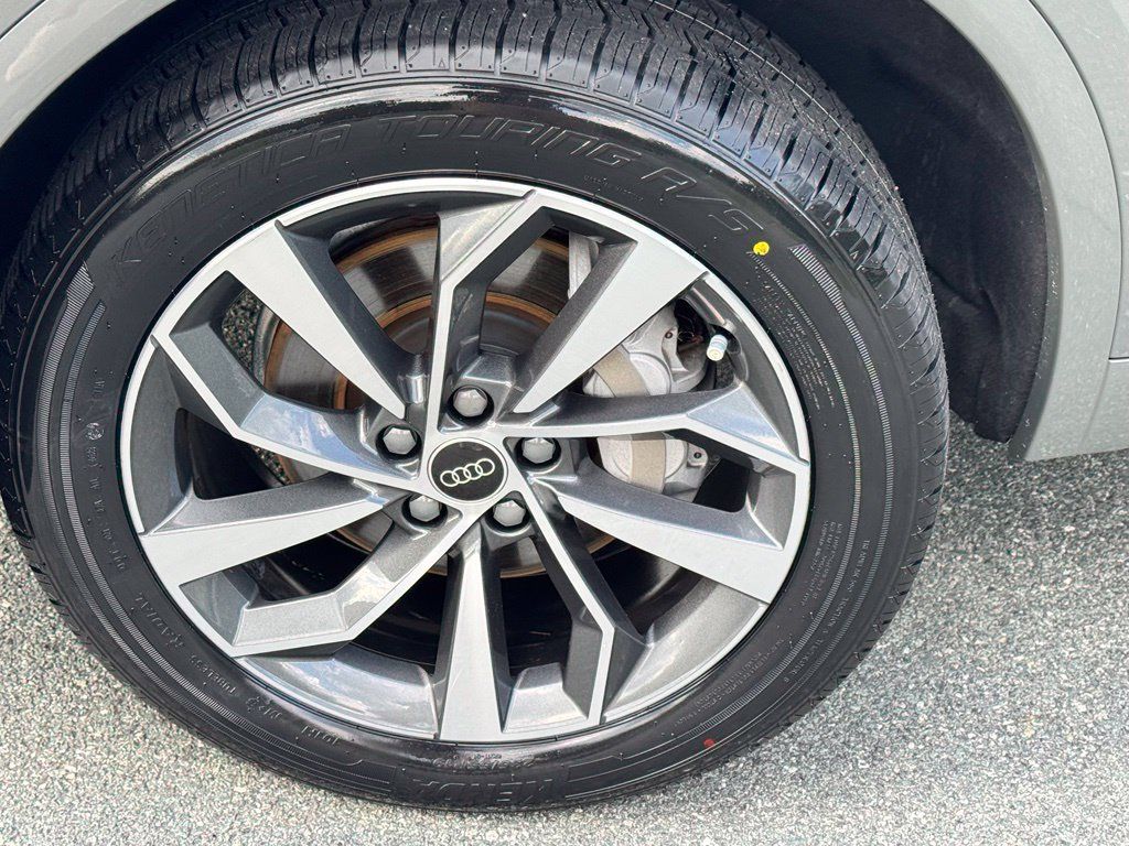 Used 2024 Audi Q5 2.0T Premium AWD/4WD image 41