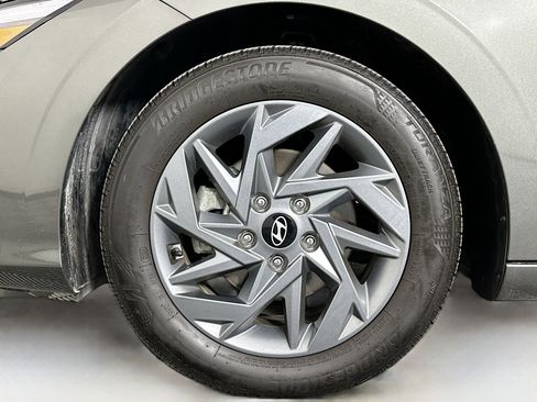 Used 2024 Hyundai Elantra SEL image 11