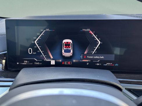 Used 2025 BMW X6 xDrive40i w/ Executive Package image 11