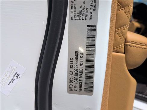Used 2025 Jeep Grand Cherokee L Summit AWD/4WD image 28