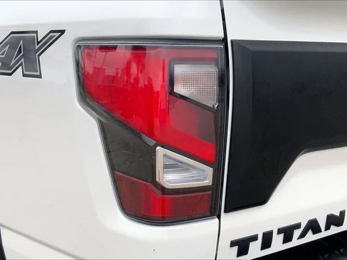 Used 2024 Nissan Titan PRO-4X w/ Pro-4x Convenience Package image 24