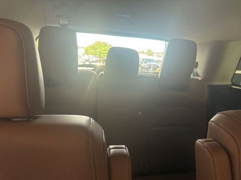 Used 2024 Nissan Pathfinder Platinum FWD image 32
