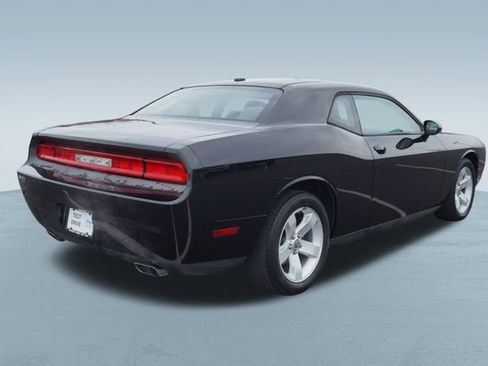 Used 2012 Dodge Challenger SXT image 8
