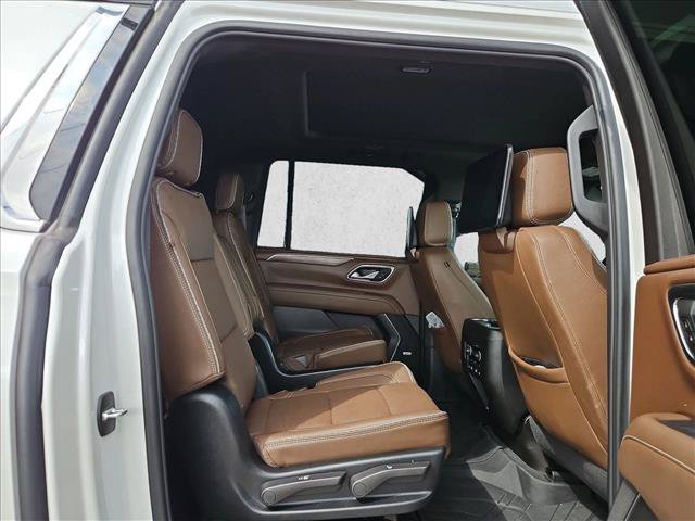 Used 2024 Chevrolet Suburban High Country w/ Max Trailering Package RWD image 16