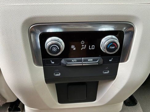 Used 2022 GMC Yukon Denali AWD/4WD image 28