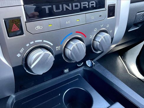 Used 2014 Toyota Tundra SR5 w/ SR5 Upgrade Package RWD image 30