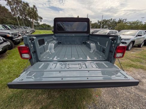 New 2025 Jeep Gladiator Sport image 11