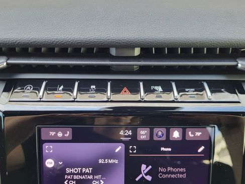 New 2025 Jeep Grand Cherokee Altitude image 18