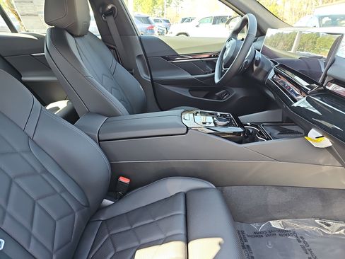 New 2026 BMW 530i xDrive w/ Premium Package AWD/4WD image 10